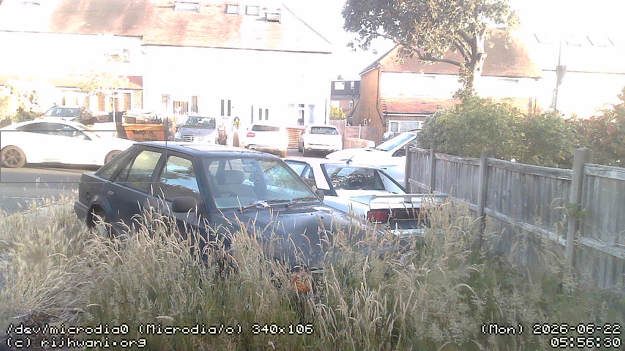 Movement on Chessington suburbia exterior (front) at 2026-06-22, 04:27:20